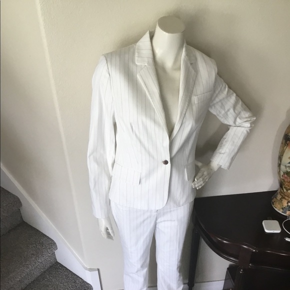 BODY BY VICTORIA " The Christie Fit"  WOMEN’S 2 PC WHITE PINSTRIPE  POWERSUIT - Picture 14 of 15